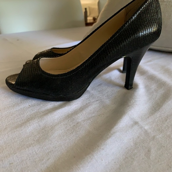 Shoes - Picture 6 of 6